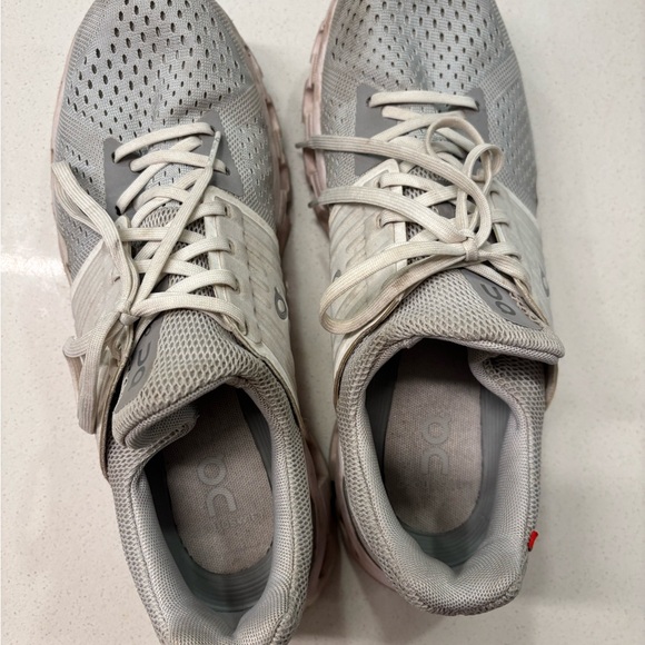 Women’s On Cloud Running Shoes - Picture 4 of 7